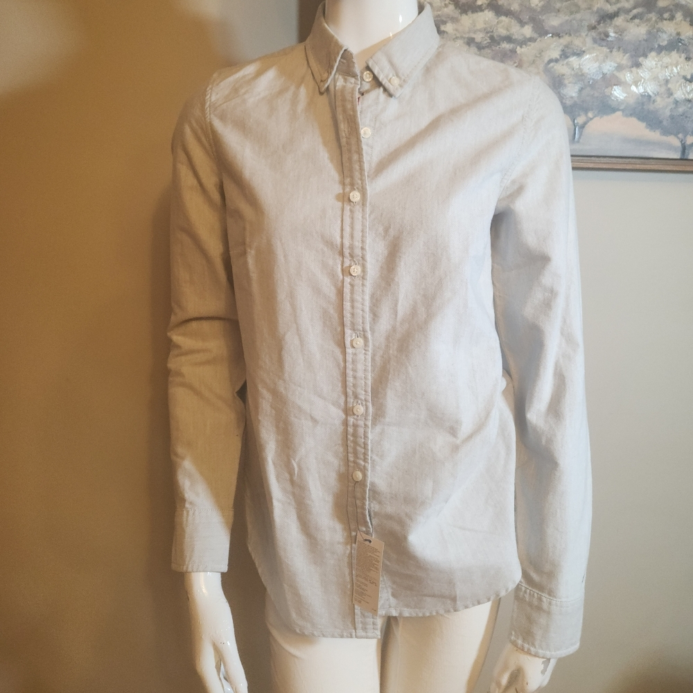 Nwt Tommy Hilfiger Shirt womens size Small
